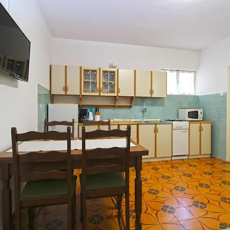 Nada 2450 Apartmán